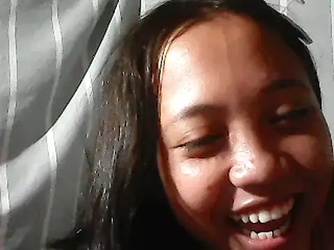 Snapshot of Yours_AsianPinayGirl18 chatting on June 17, 11:34 am Yours AsianPinayGirl18 online show from June 17, 11:34 am
