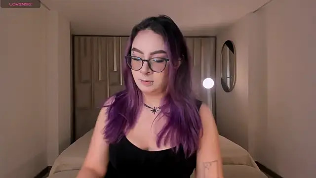 Snapshot of LoiseHarper chatting on June 19, 4:17 am LoiseHarper online show from June 19, 4:17 am