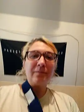 Thatonebinch online show from May 6, 4:23 pm