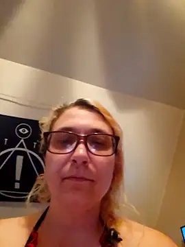 Thatonebinch online show from May 8, 11:32 pm
