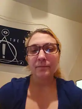 Thatonebinch online show from May 13, 9:22 pm