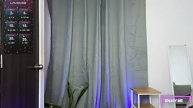 megangil  online show from May 28, 8:44 am