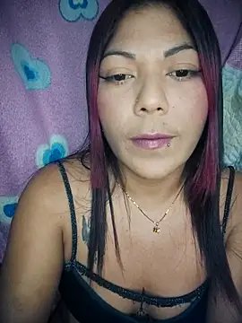 Snapshot of divafina chatting on May 18, 5:13 am divafina online show from May 18, 5:13 am
