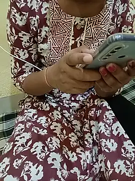 Snapshot of Seema_yadav01 chatting on June 17, 5:10 am Seema yadav01 online show from June 17, 5:10 am