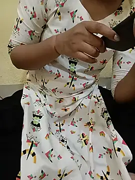 Snapshot of Seema_yadav01 chatting on July 7, 5:10 am Seema yadav01 online show from July 7, 5:10 am