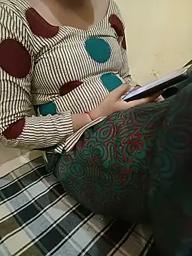 Snapshot of Seema_yadav01 chatting on July 8, 5:12 am Seema yadav01 online show from July 8, 5:12 am