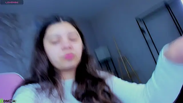 Trisha Moore online show from May 13, 1:03 am