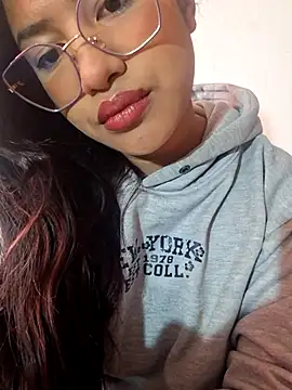 Hot Sophy  online show from July 10, 6:21 pm