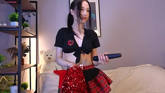 Snapshot of Rose_verby chatting on June 18, 7:41 am Rose verby online show from June 18, 7:41 am