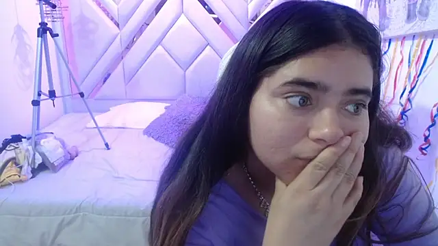 Snapshot of Laurha_ chatting on July 9, 7:29 pm Laurha online show from July 9, 7:29 pm