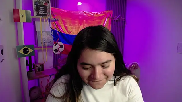 Snapshot of Laurha_ chatting on July 15, 12:10 pm Laurha online show from July 15, 12:10 pm