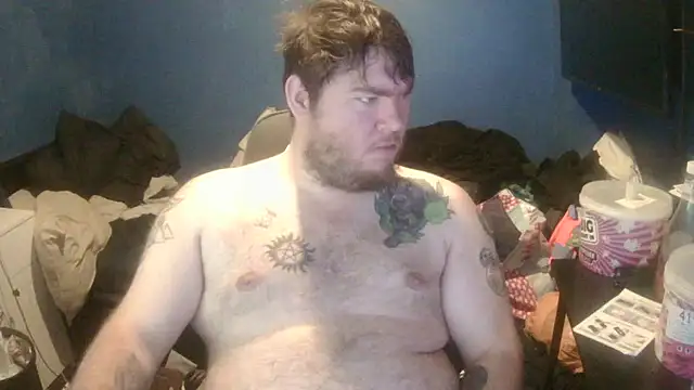 Snapshot of hunter_lust97 chatting on May 1, 12:15 am hunter lust97 online show from May 1, 12:15 am