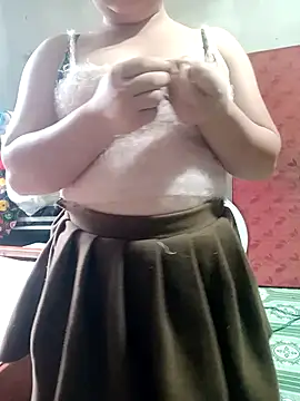 Lily Henry online show from May 3, 11:55 pm