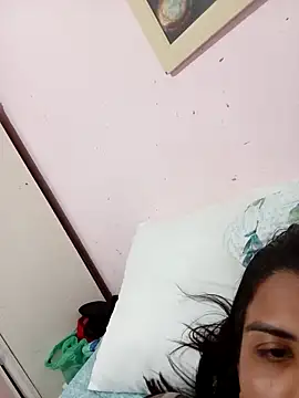 Yasmin Almeida online show from May 7, 8:09 am