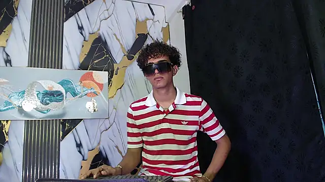 Snapshot of GOLDEN_2026 chatting on June 12, 7:24 pm GOLDEN 2026 online show from June 12, 7:24 pm