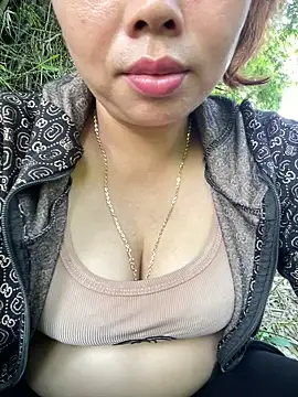 Banana-zz online show from May 15, 11:01 pm