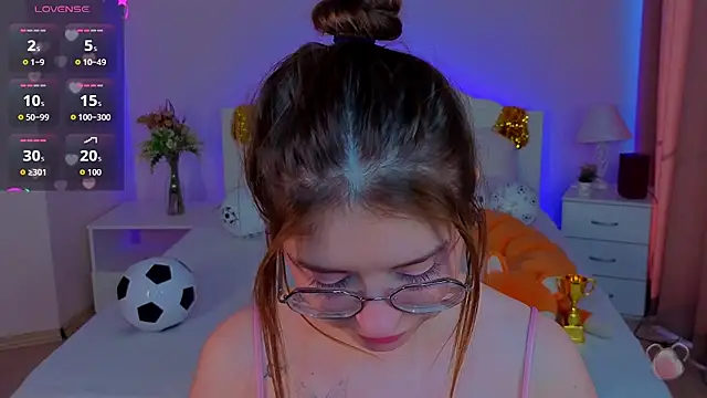 selenamils online show from July 1, 2:35 am