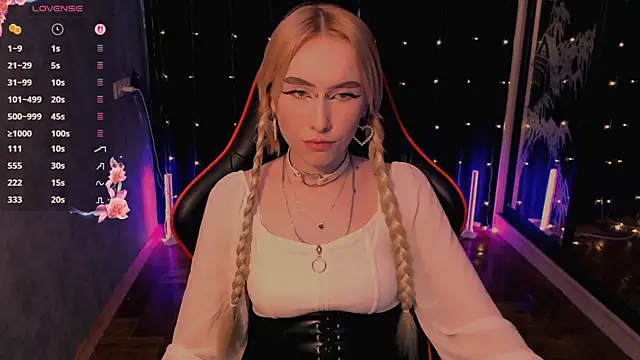 GoddessBambi online show from May 6, 7:35 am