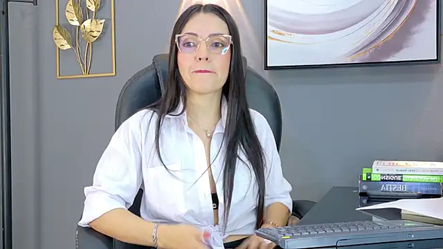 Snapshot of SusanZmith chatting on June 4, 12:33 pm SusanZmith online show from June 4, 12:33 pm