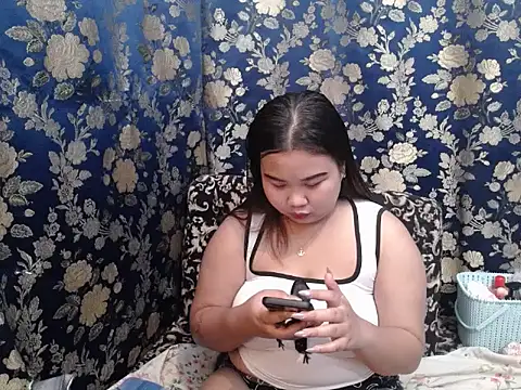 hotchickgirl online show from July 5, 7:37 am