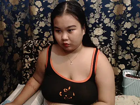 hotchickgirl online show from July 11, 9:01 am