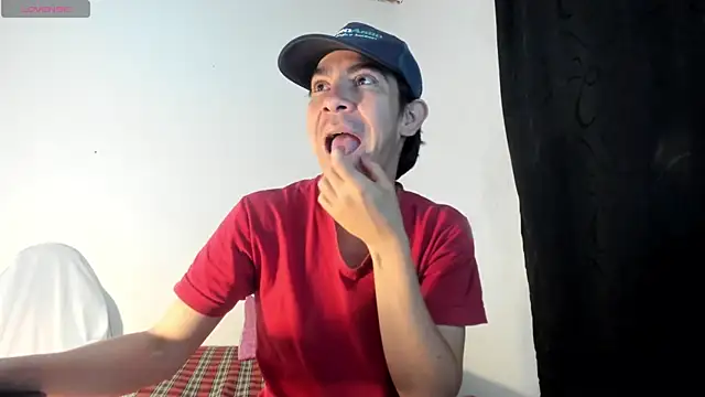Snapshot of Piter_Drako chatting on June 22, 11:13 pm Piter Drako online show from June 22, 11:13 pm