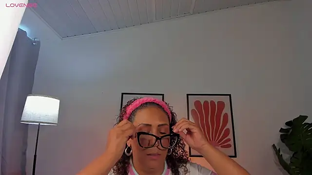 Snapshot of Eva-Millss chatting on June 19, 8:23 pm Eva-Millss online show from June 19, 8:23 pm