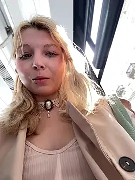 evelvet online show from May 5, 8:33 am