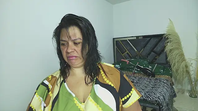 Snapshot of Martina_Foxy01 chatting on May 10, 11:26 am Martina Foxy01 online show from May 10, 11:26 am