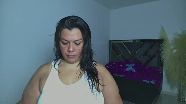 Snapshot of Martina_Foxy01 chatting on May 15, 11:28 am Martina Foxy01 online show from May 15, 11:28 am
