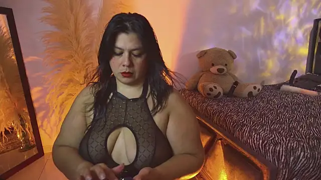 Snapshot of Martina_Foxy01 chatting on July 10, 11:24 am Martina Foxy01 online show from July 10, 11:24 am