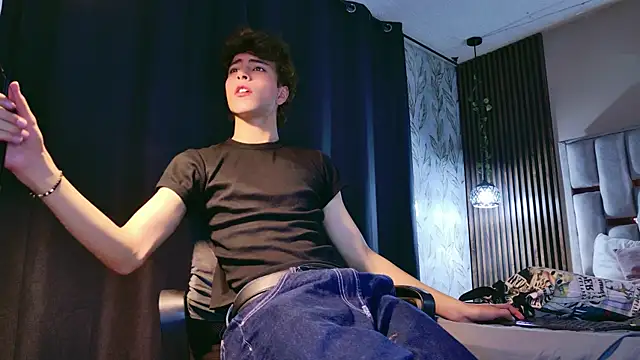 Michaell Peters online show from July 12, 3:41 am