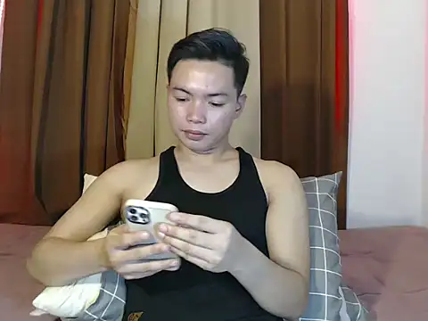Snapshot of hot_asian02 chatting on May 20, 3:02 am hot asian02 online show from May 20, 3:02 am