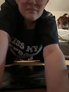 Snapshot of effmeslowagain chatting on May 11, 6:16 pm effmeslowagain online show from May 11, 6:16 pm