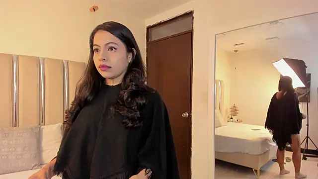 AnaDreined online show from May 13, 11:07 am