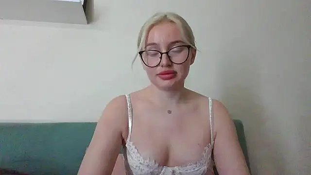 blond canary online show from May 2, 5:40 pm