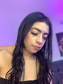 lunacruz  online show from May 5, 10:40 pm