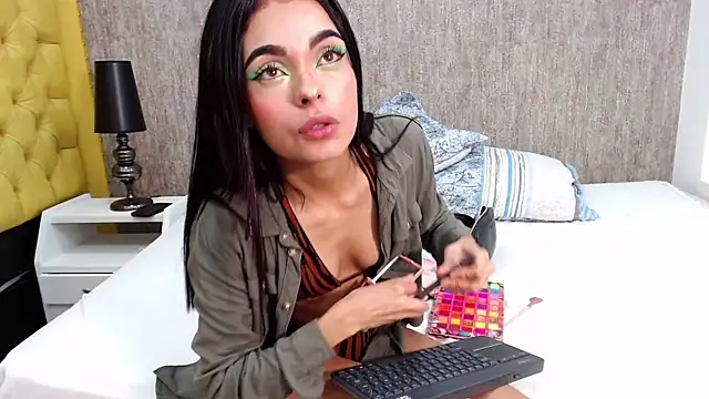 CatalinaFoxs online show from May 12, 8:06 pm