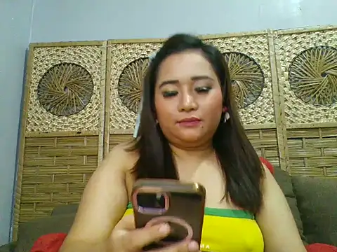 KayeDarling online show from May 7, 6:24 pm
