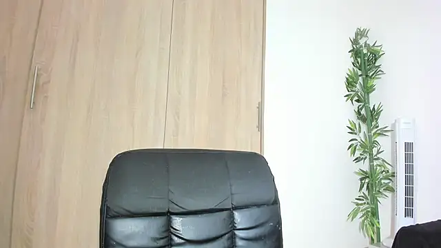 Snapshot of keily_milk chatting on May 16, 5:34 pm keily milk online show from May 16, 5:34 pm