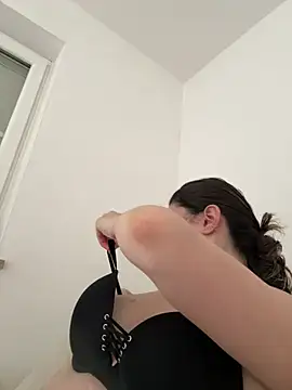 Snapshot of OliviaBaby- chatting on July 19, 4:44 pm OliviaBaby- online show from July 19, 4:44 pm