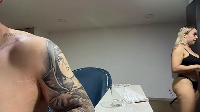 exclusivecouple69 online show from May 21, 12:06 am