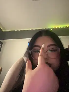 Snapshot of ElyBabyX chatting on May 27, 1:57 am ElyBabyX online show from May 27, 1:57 am
