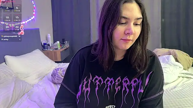 hot vampire online show from May 12, 7:00 pm