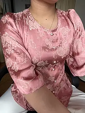 Snapshot of cherry_by chatting on June 5, 7:03 am cherry by online show from June 5, 7:03 am