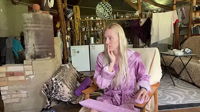 Snapshot of wildforestmuse_ chatting on June 17, 8:50 am wildforestmuse online show from June 17, 8:50 am