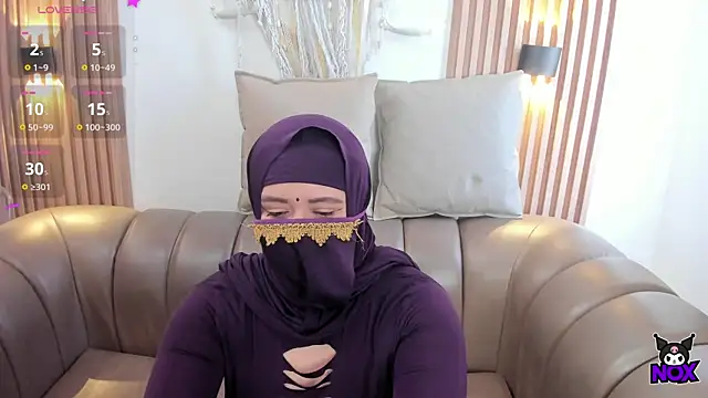 yasmin dina online show from May 12, 3:20 pm