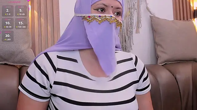 yasmin dina online show from July 11, 3:15 pm