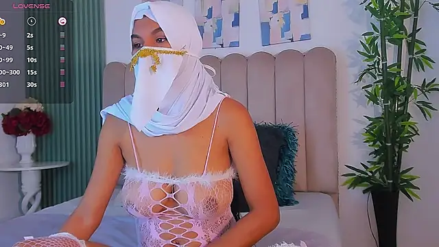 Snapshot of Saida__ chatting on May 30, 1:08 pm Saida online show from May 30, 1:08 pm