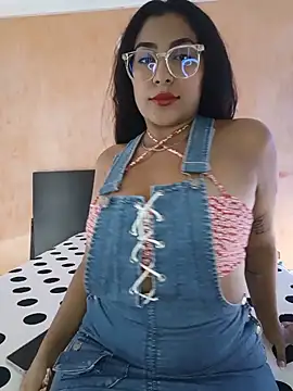 Ela tyson online show from May 12, 9:45 pm